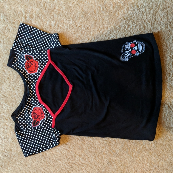 Too Fast Peekaboo Sugar Skull Top - Picture 1 of 7